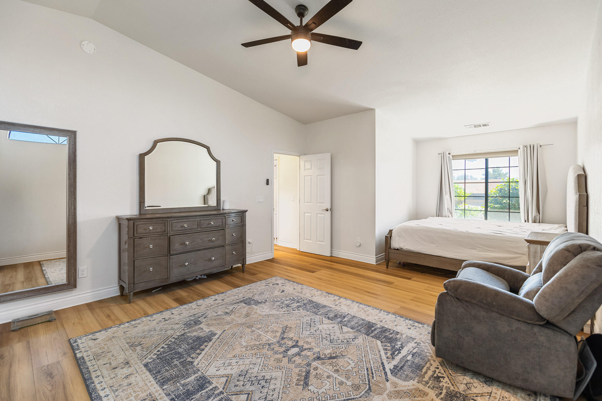 25 Fairway Dr, Porterville, CA 93257