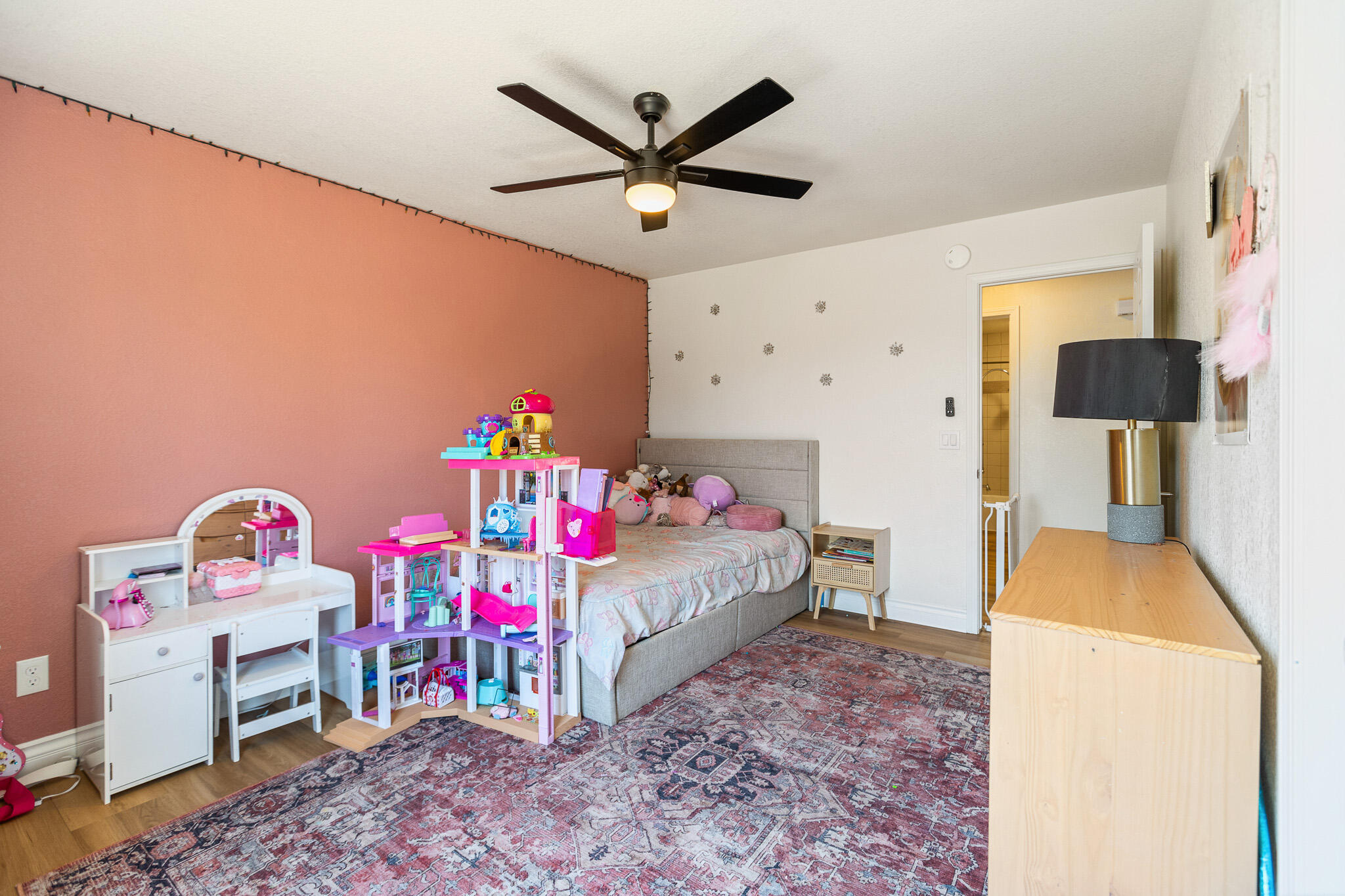 25 Fairway Dr, Porterville, CA 93257