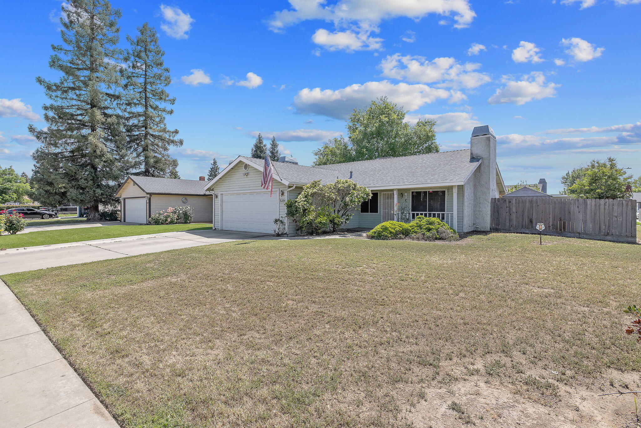 3239 W Packwood Ct, Visalia, CA 93277