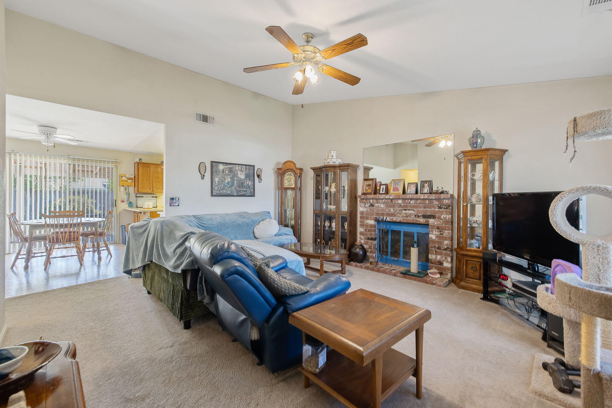 3239 W Packwood Ct, Visalia, CA 93277