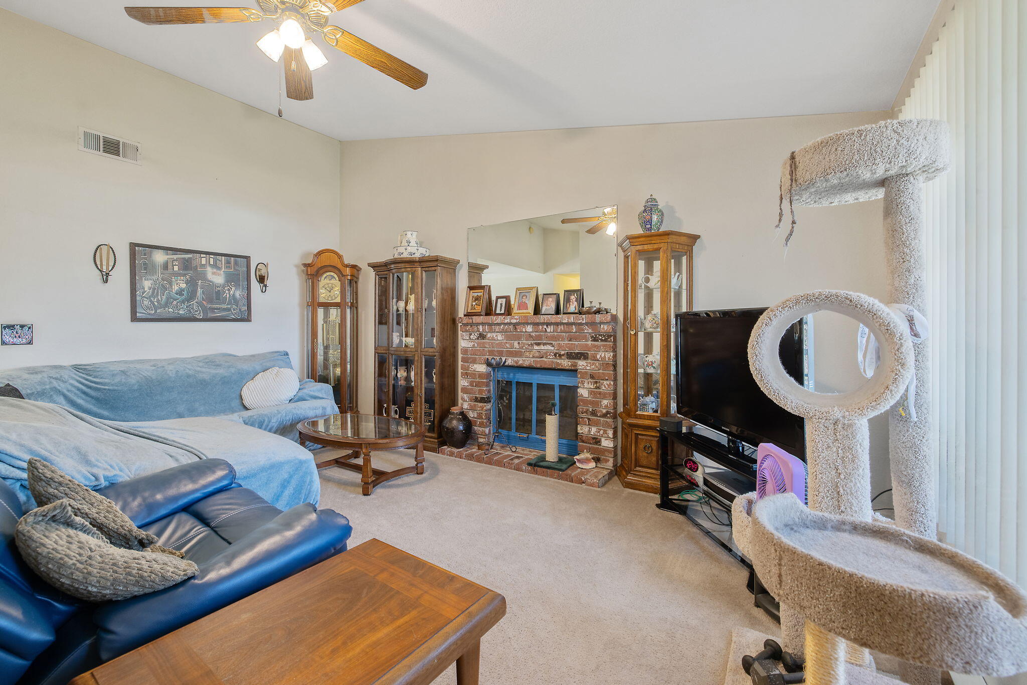 3239 W Packwood Ct, Visalia, CA 93277