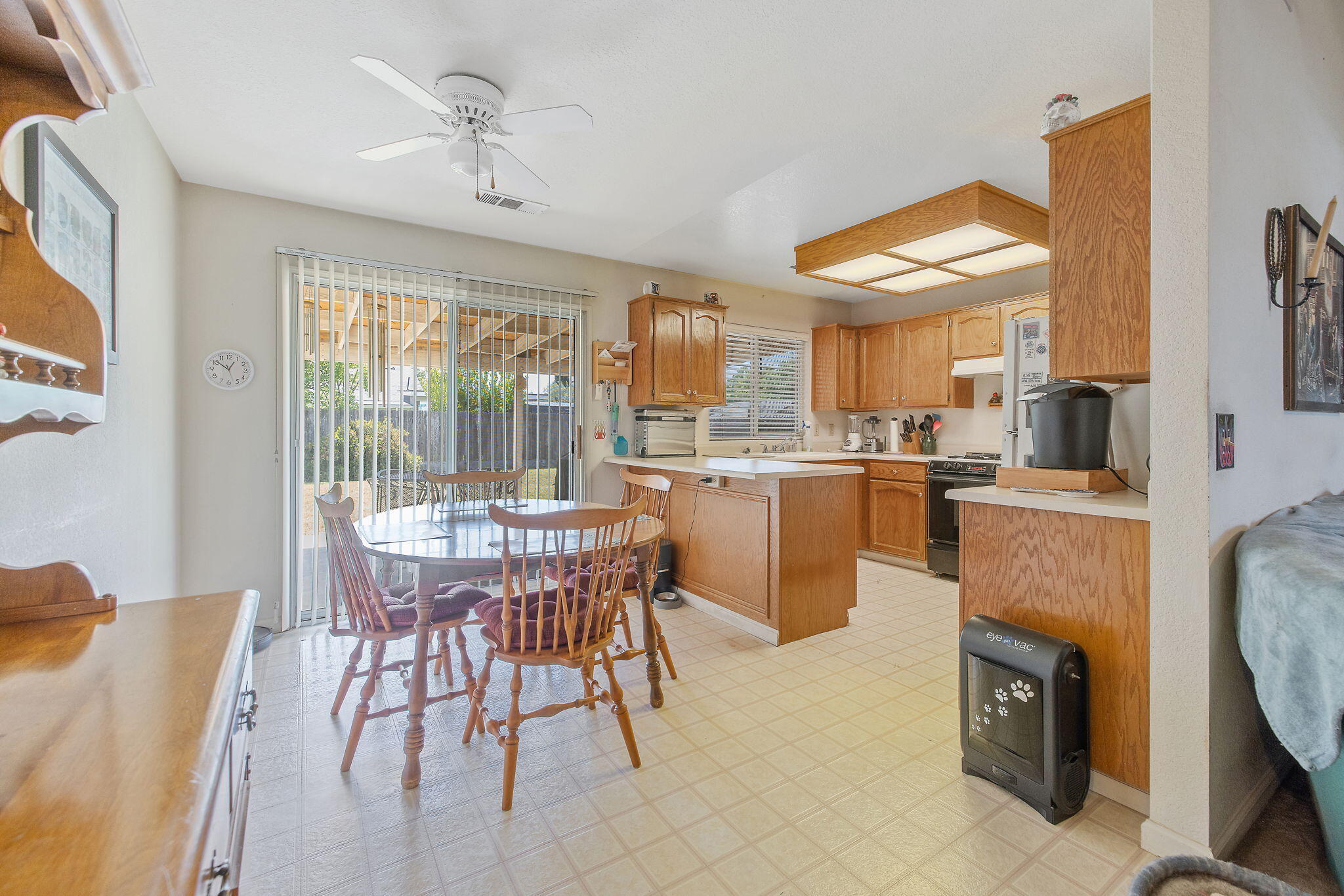 3239 W Packwood Ct, Visalia, CA 93277