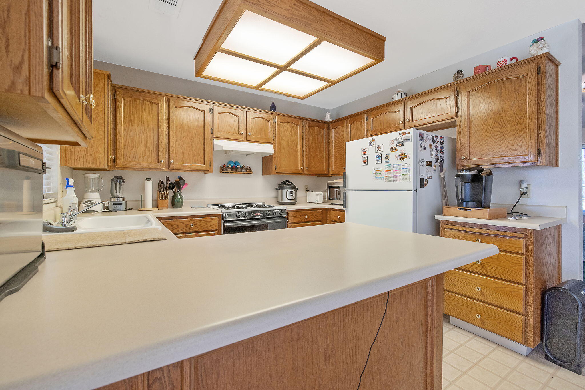 3239 W Packwood Ct, Visalia, CA 93277