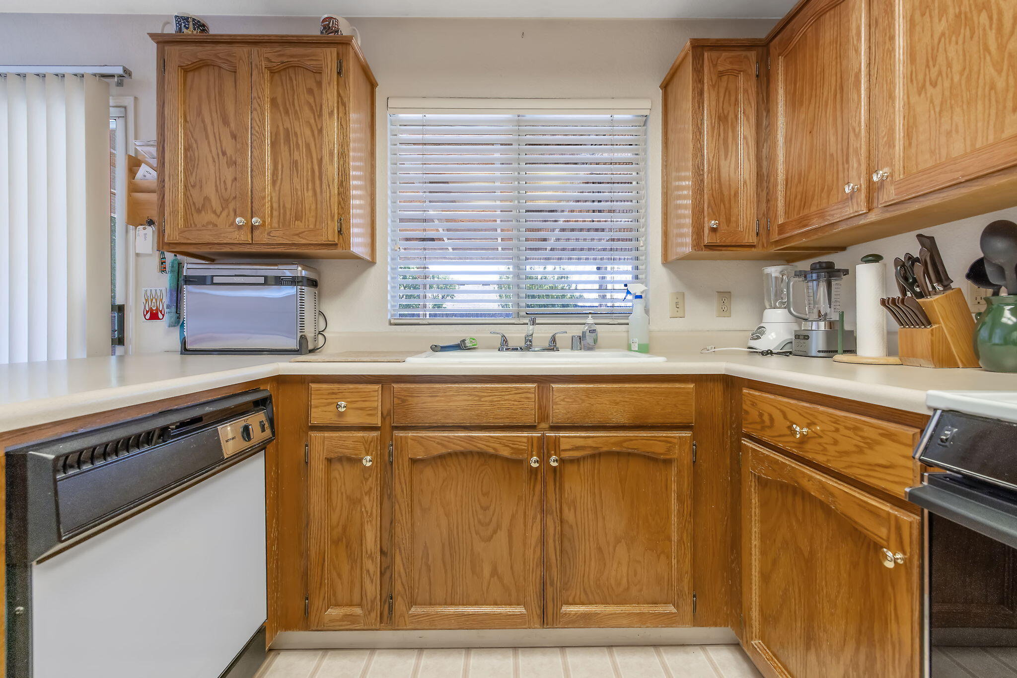 3239 W Packwood Ct, Visalia, CA 93277