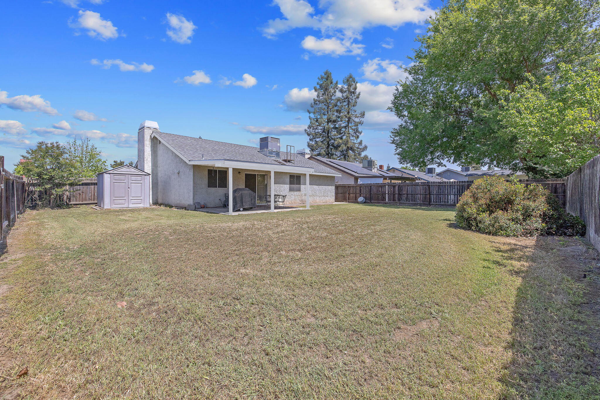 3239 W Packwood Ct, Visalia, CA 93277