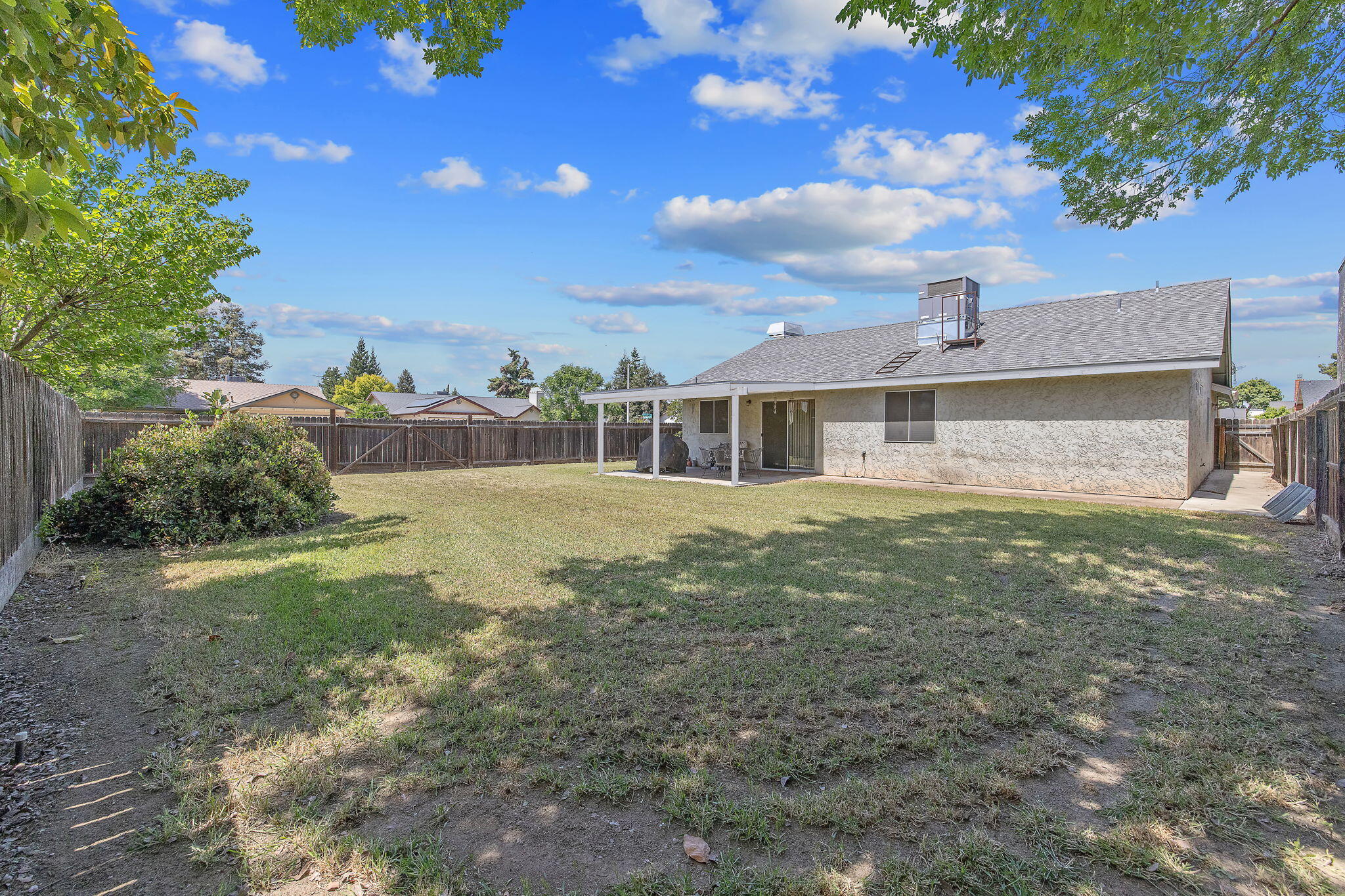 3239 W Packwood Ct, Visalia, CA 93277