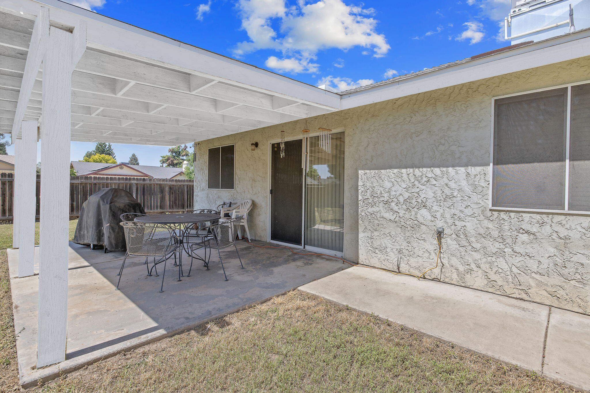 3239 W Packwood Ct, Visalia, CA 93277