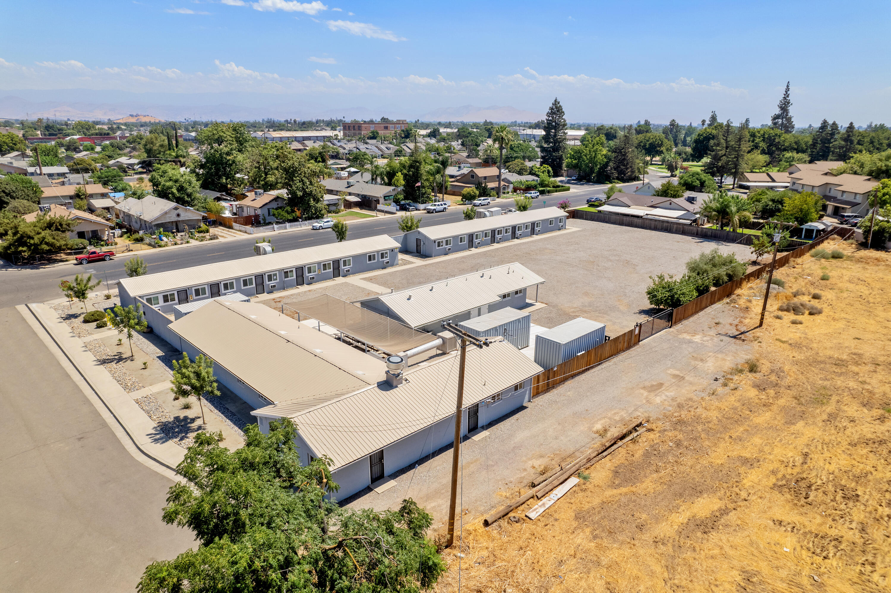 636 W Kern St, Dinuba, CA 93618