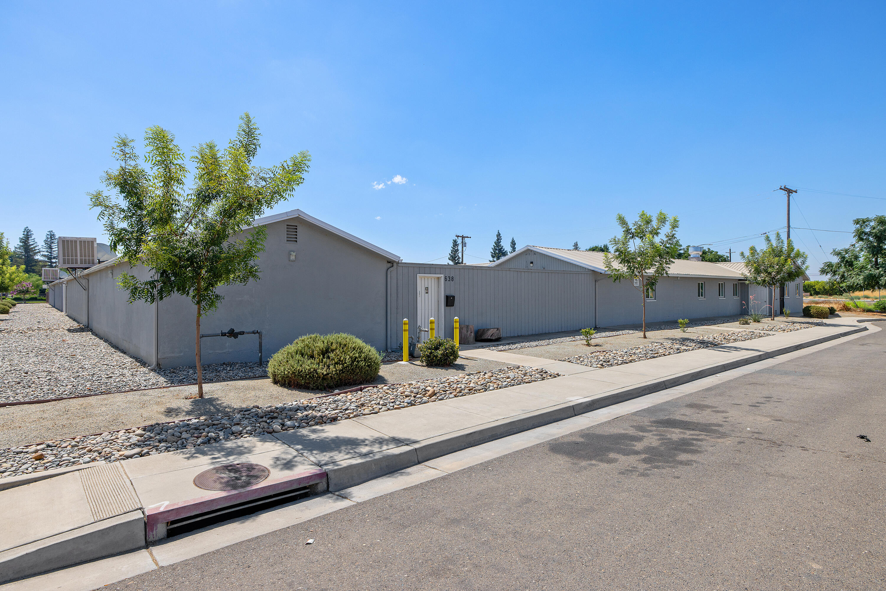 636 W Kern St, Dinuba, CA 93618