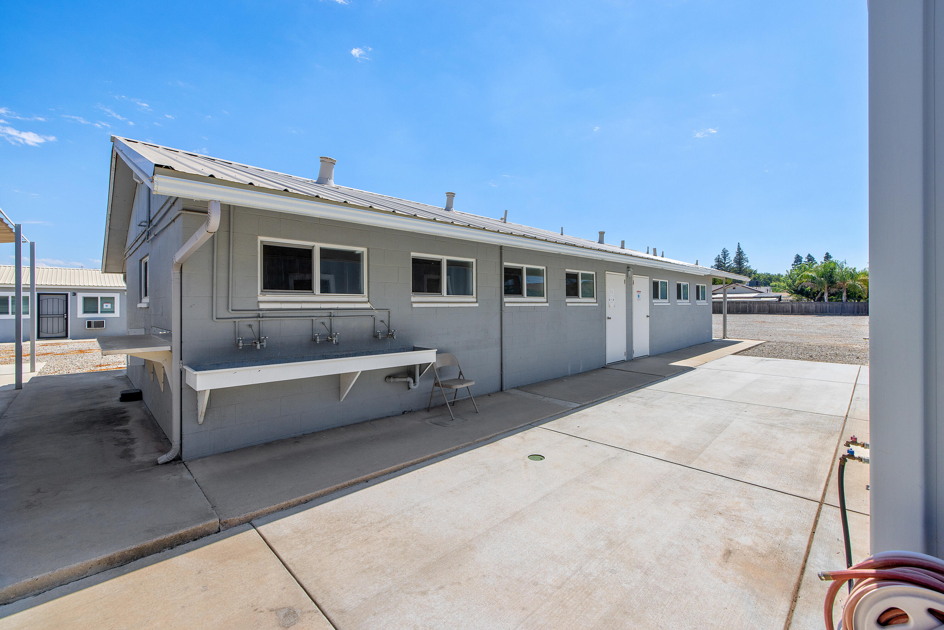 636 W Kern St, Dinuba, CA 93618