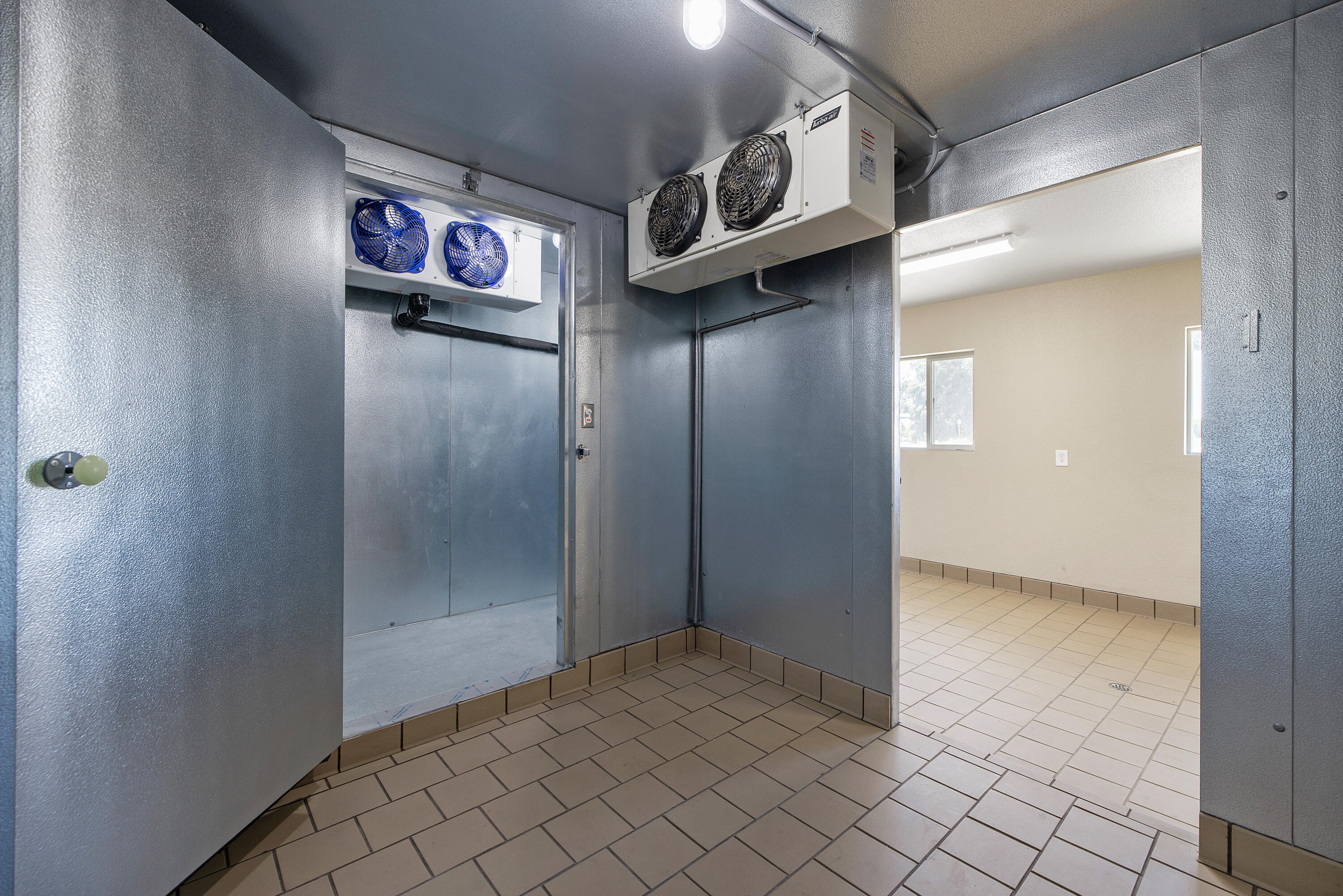 636 W Kern St, Dinuba, CA 93618