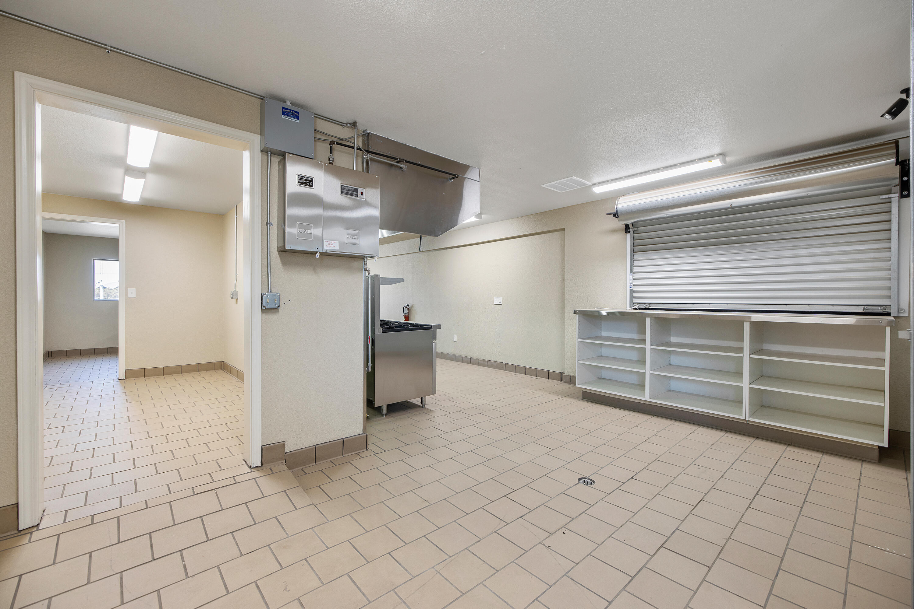 636 W Kern St, Dinuba, CA 93618