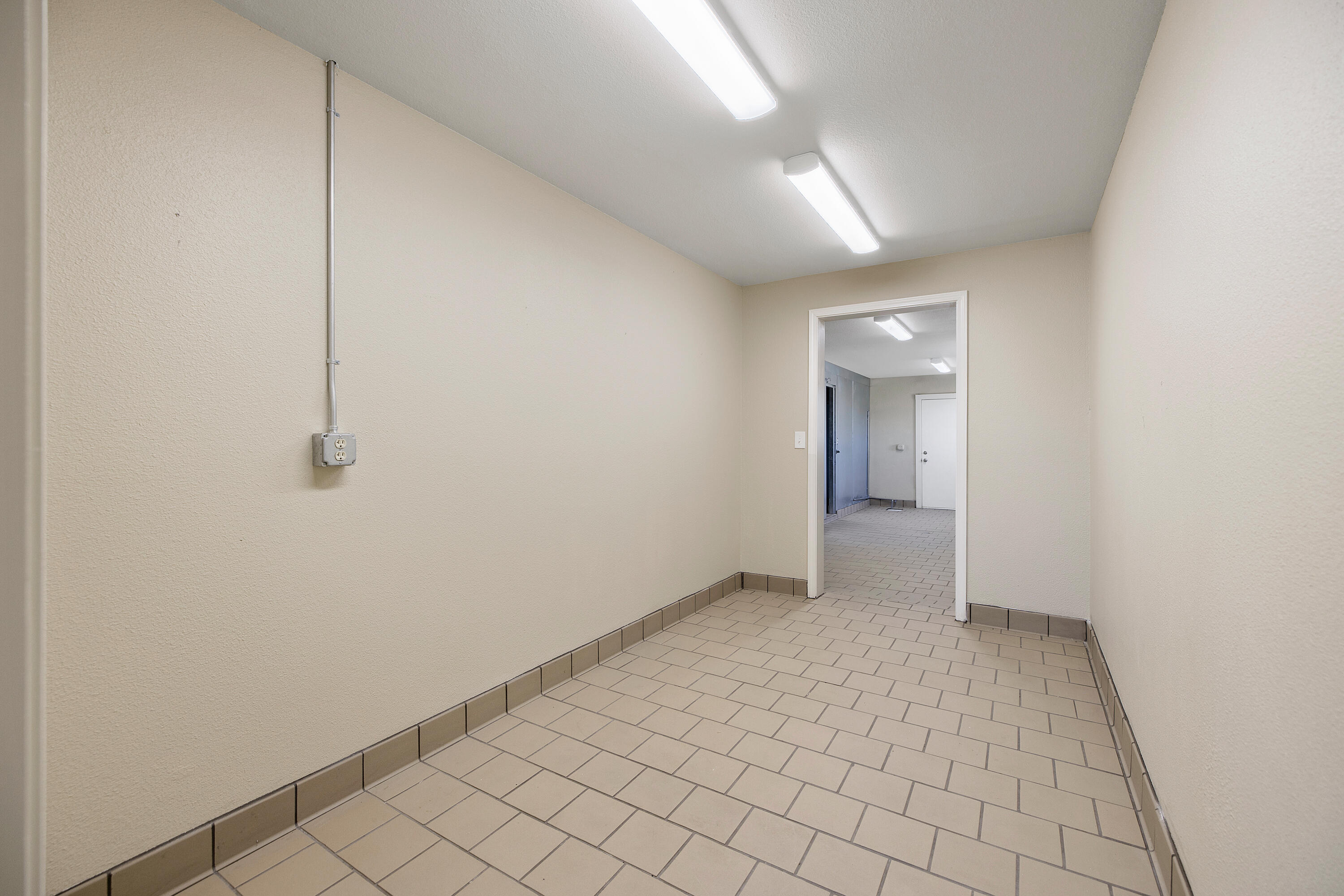 636 W Kern St, Dinuba, CA 93618