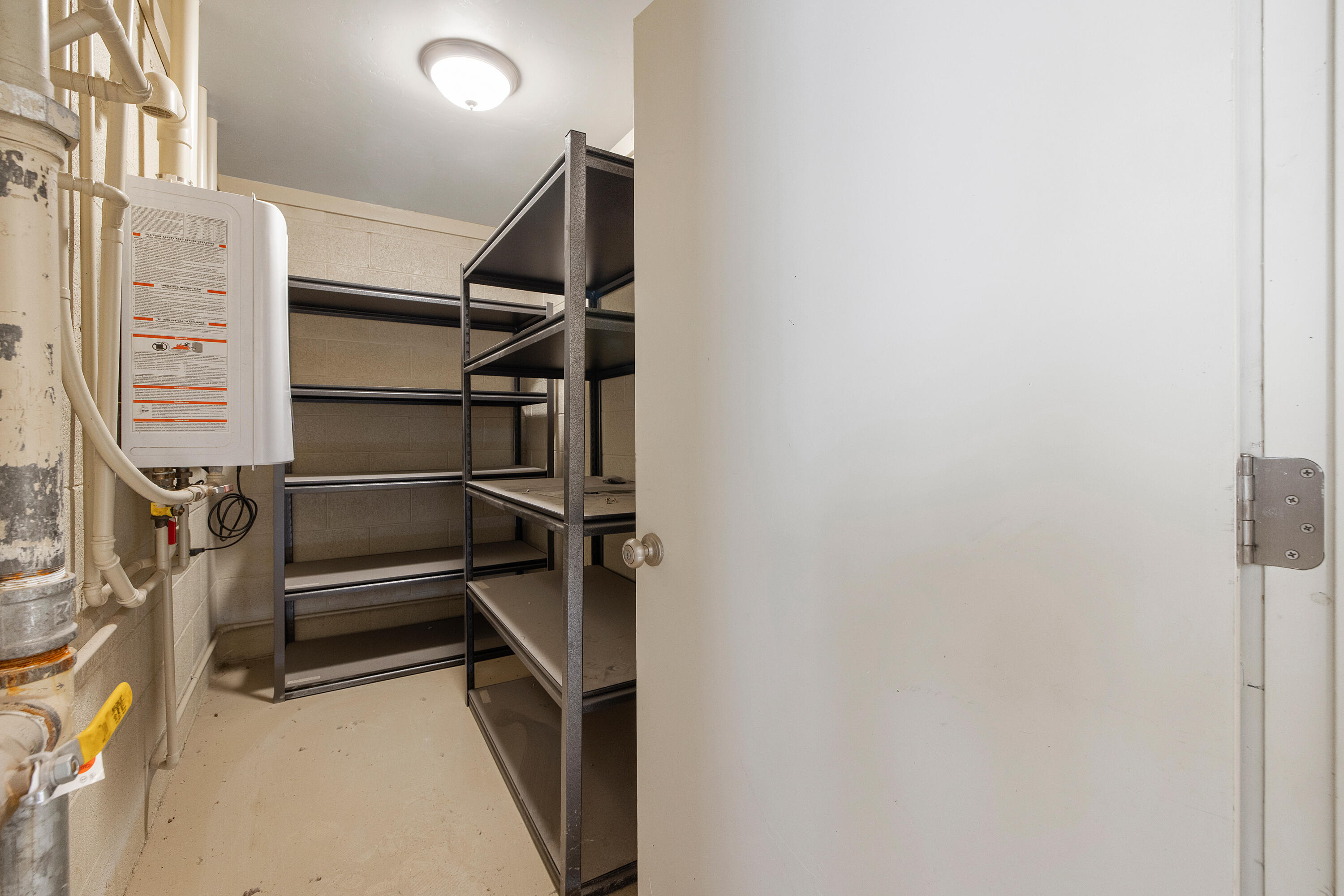 636 W Kern St, Dinuba, CA 93618