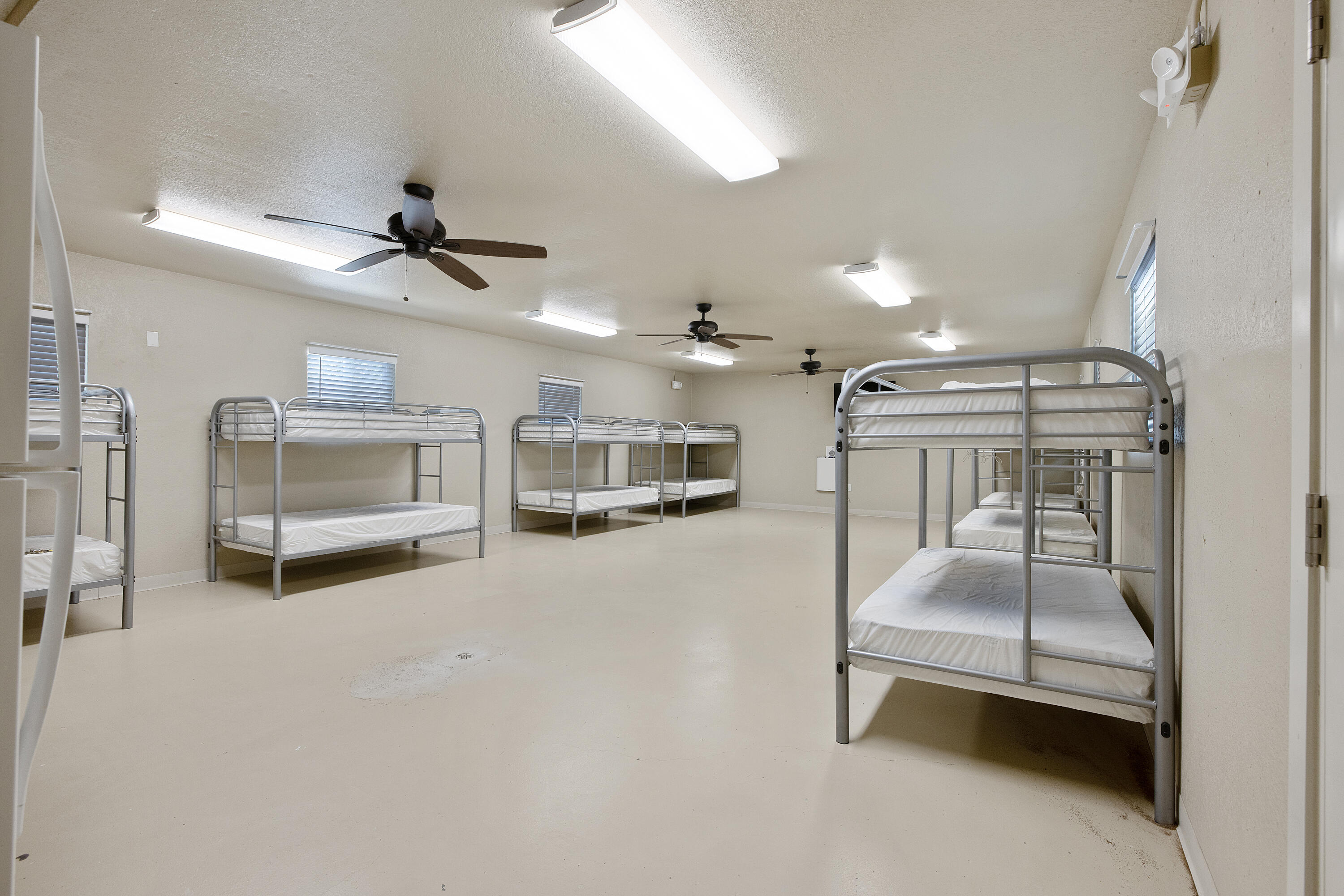 636 W Kern St, Dinuba, CA 93618