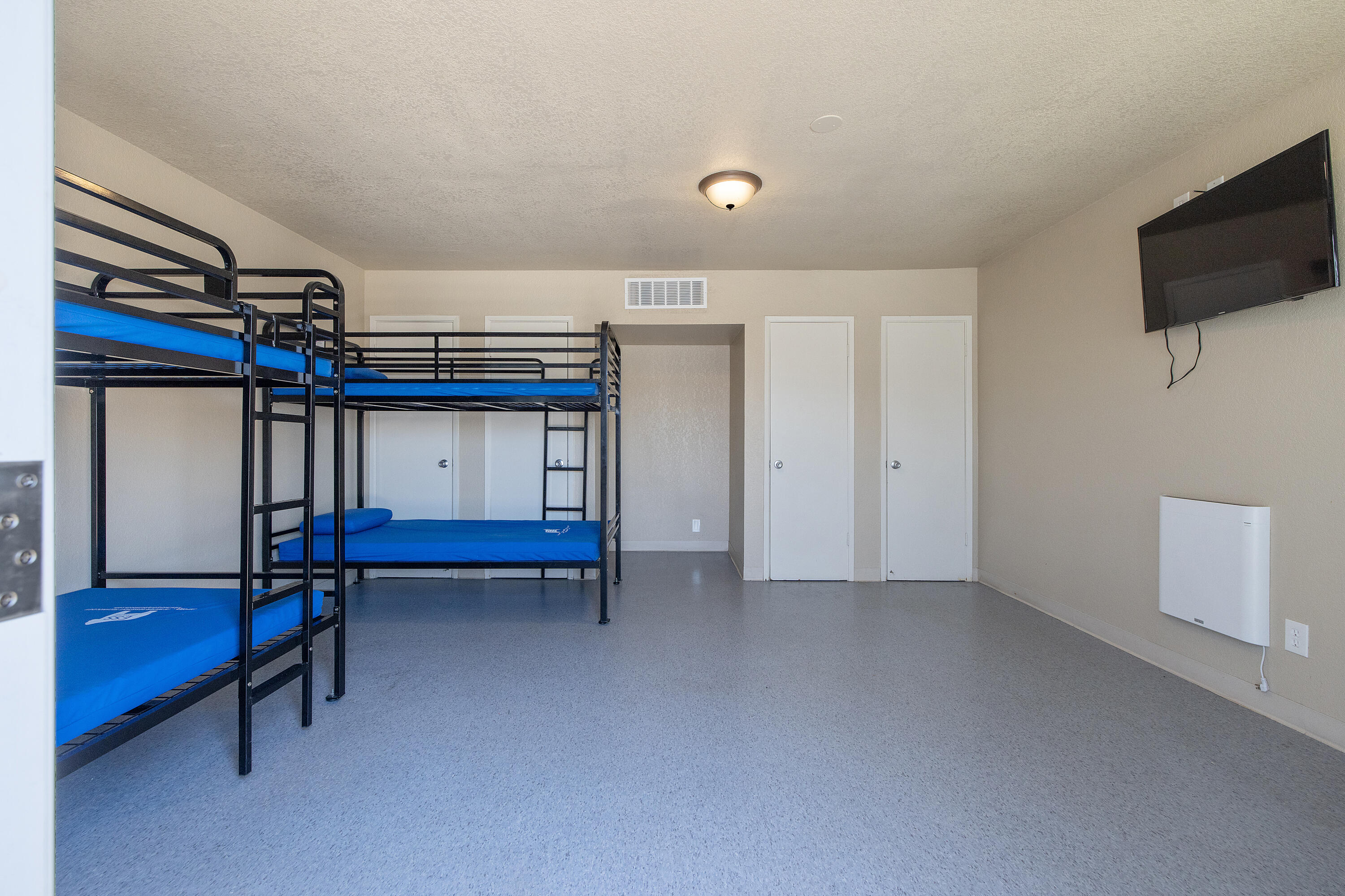 636 W Kern St, Dinuba, CA 93618