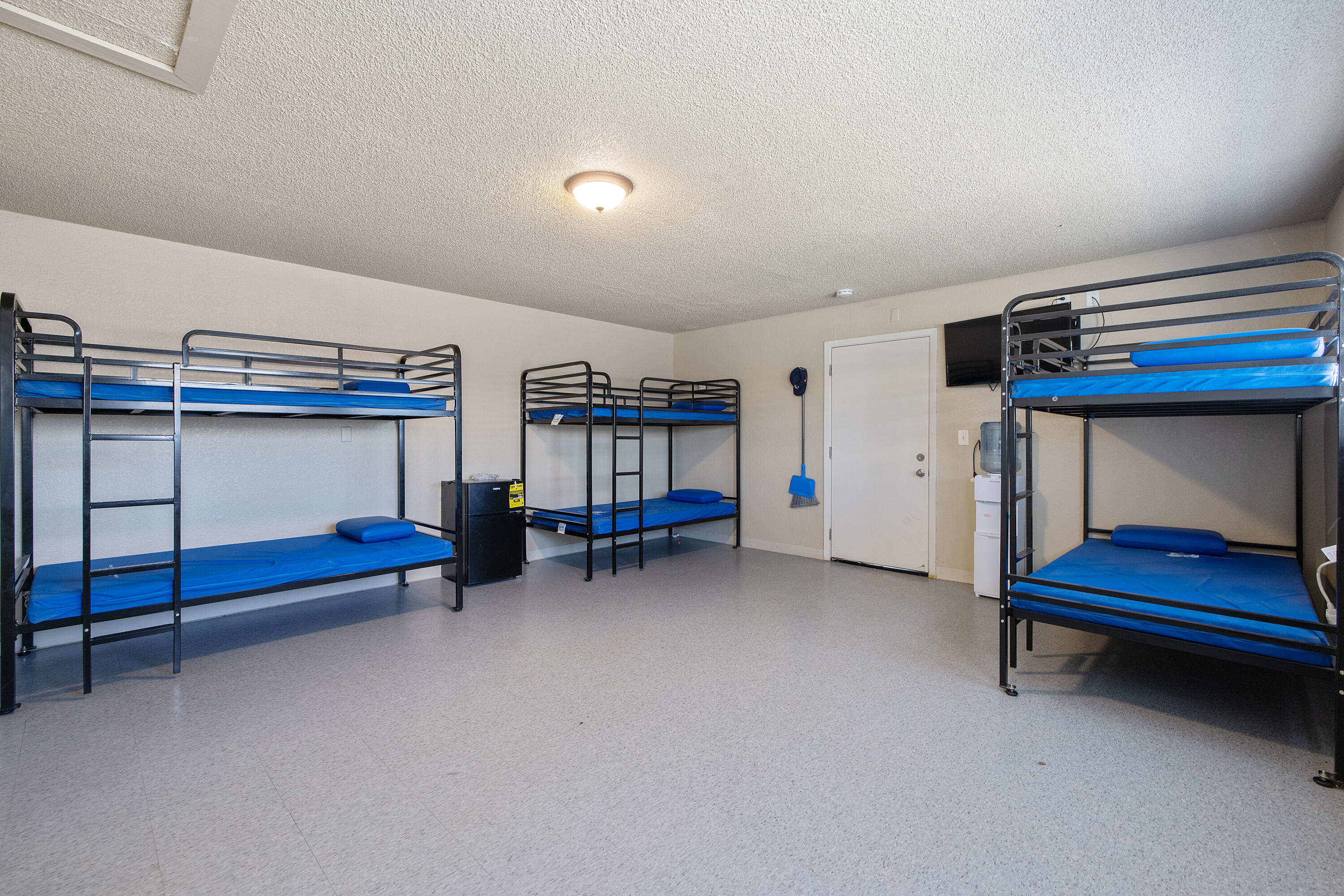 636 W Kern St, Dinuba, CA 93618