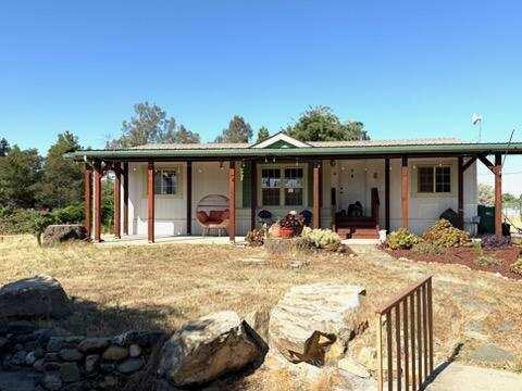 24205 Lomitas Dr #A, Woodlake, CA 93286