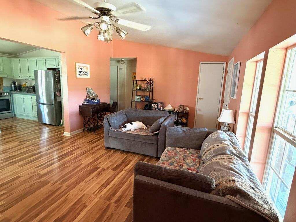 24205 Lomitas Dr #A, Woodlake, CA 93286