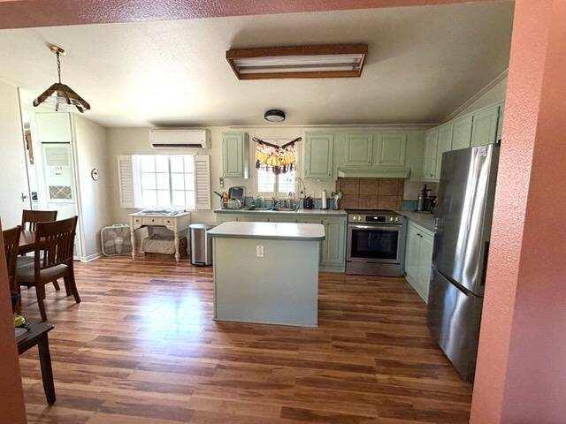 24205 Lomitas Dr #A, Woodlake, CA 93286
