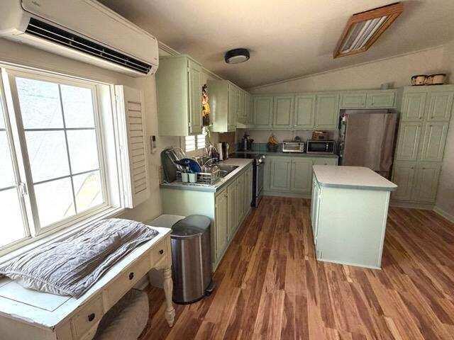 24205 Lomitas Dr #A, Woodlake, CA 93286