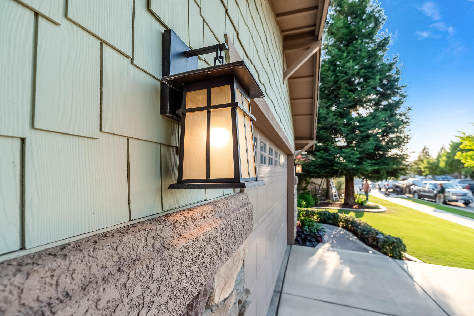 6301 W Oriole Ave, Visalia, CA 93291