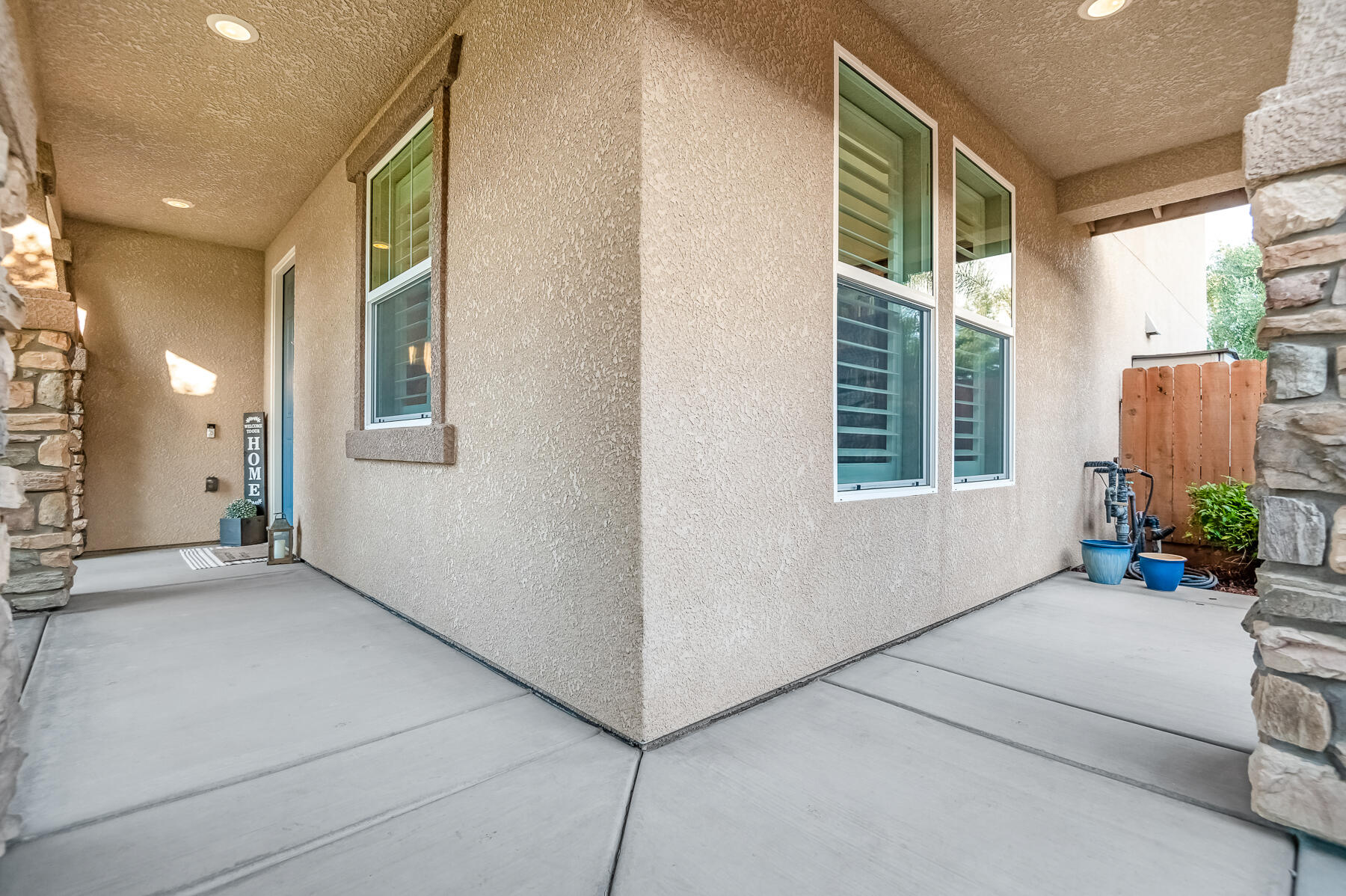 6301 W Oriole Ave, Visalia, CA 93291