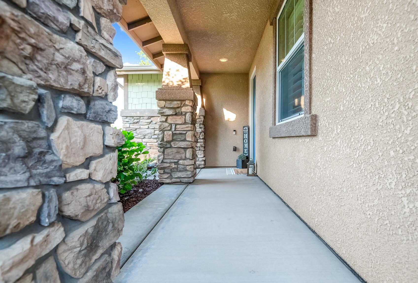 6301 W Oriole Ave, Visalia, CA 93291