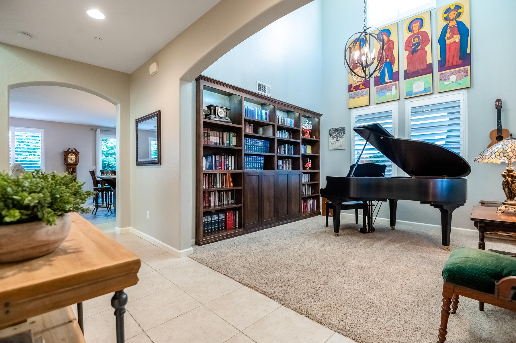6301 W Oriole Ave, Visalia, CA 93291
