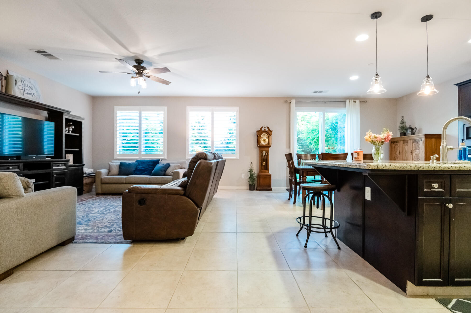 6301 W Oriole Ave, Visalia, CA 93291