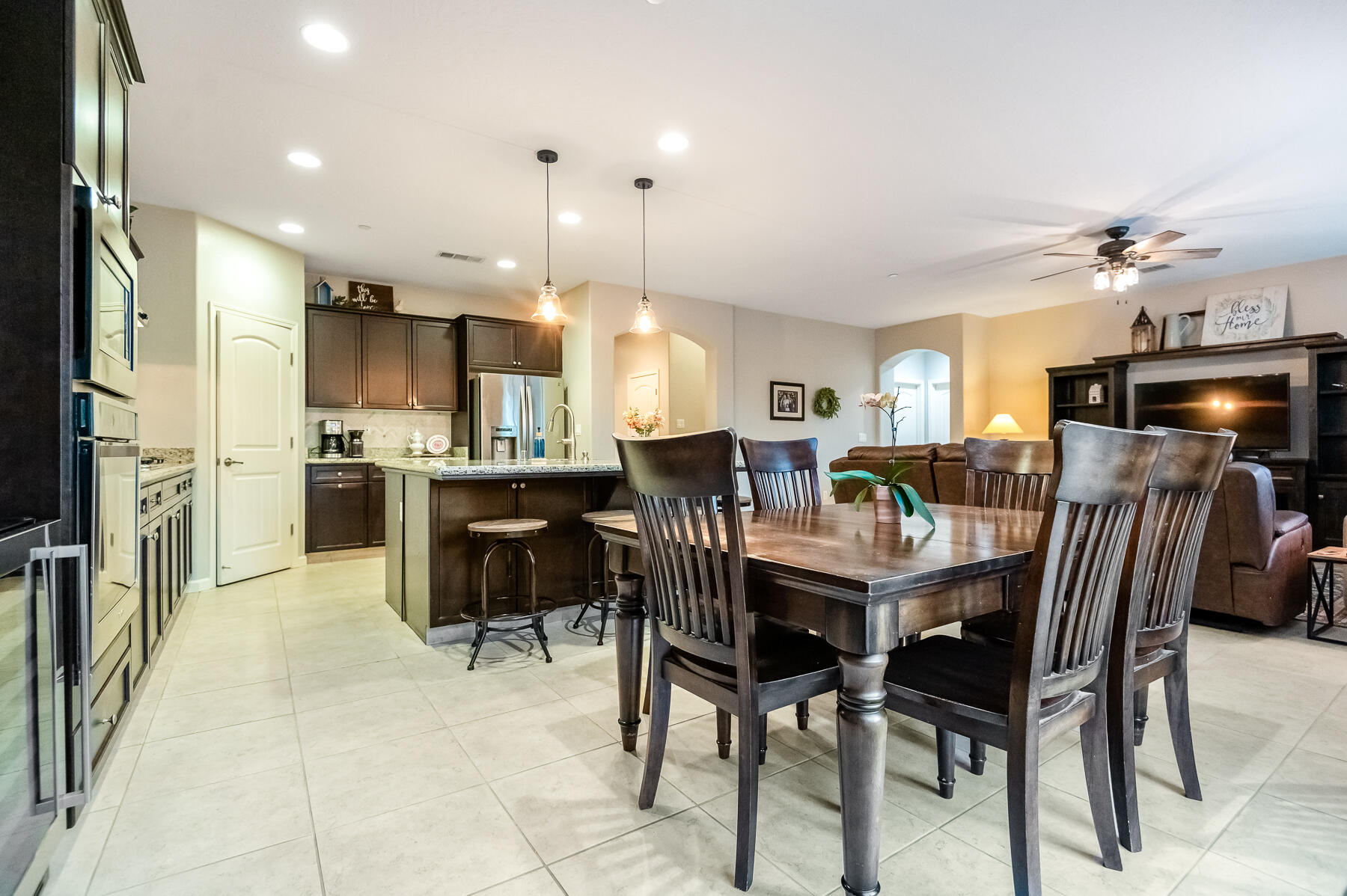 6301 W Oriole Ave, Visalia, CA 93291