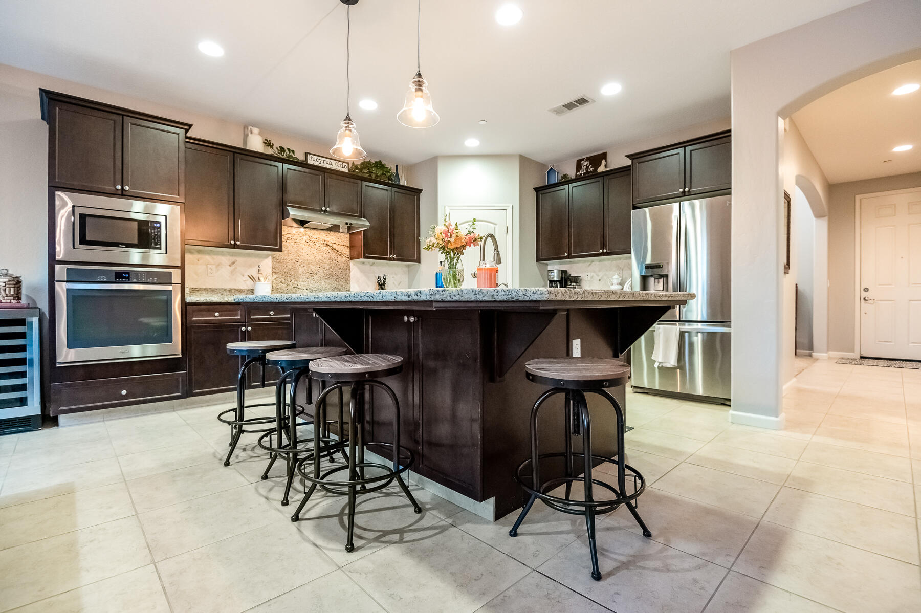 6301 W Oriole Ave, Visalia, CA 93291