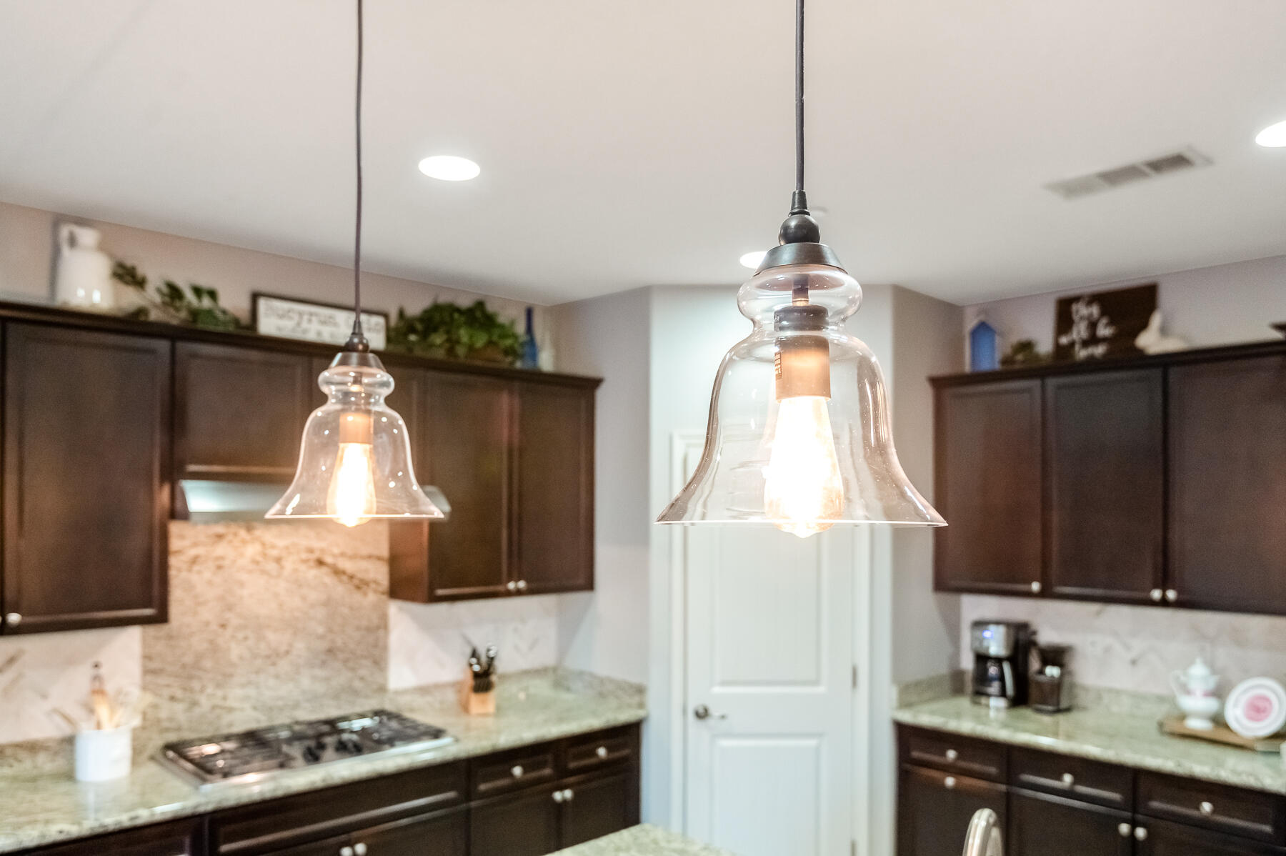 6301 W Oriole Ave, Visalia, CA 93291