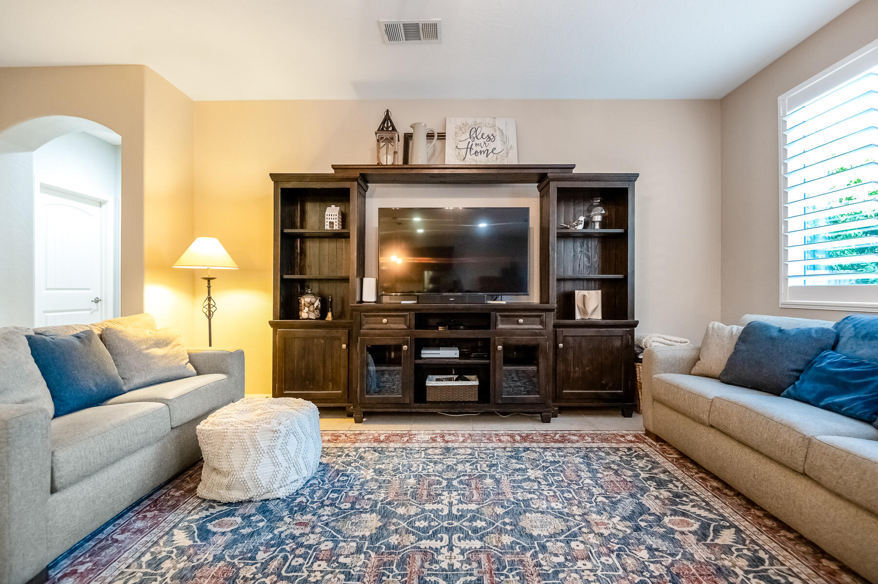 6301 W Oriole Ave, Visalia, CA 93291