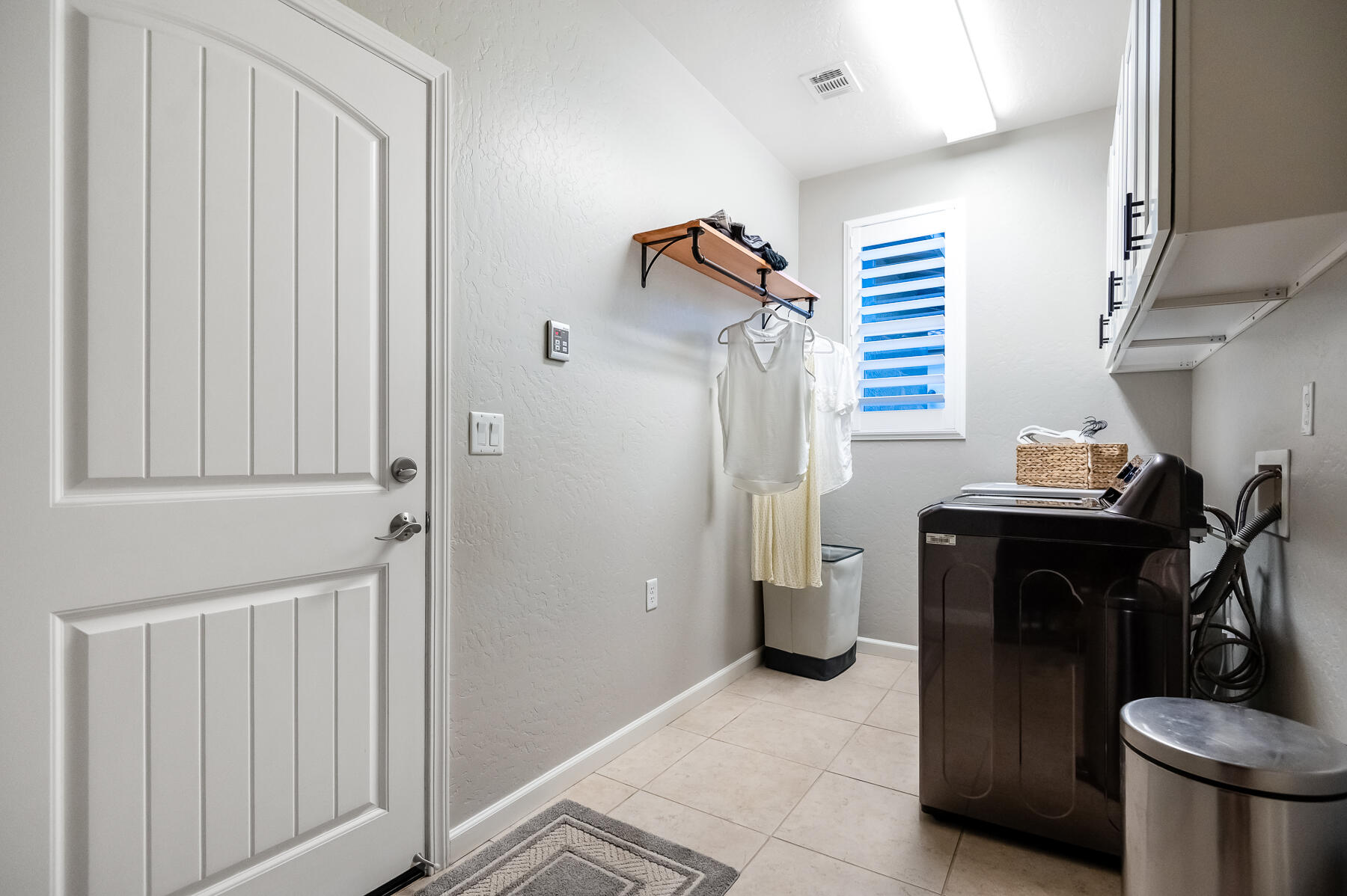 6301 W Oriole Ave, Visalia, CA 93291