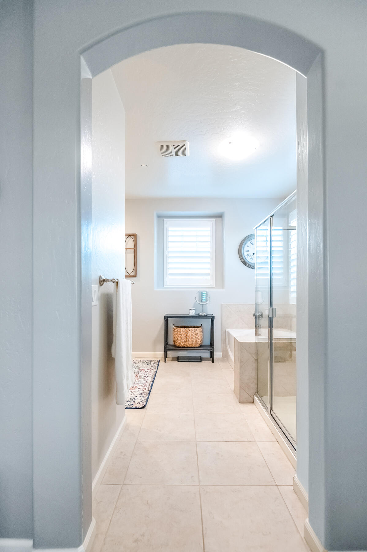 6301 W Oriole Ave, Visalia, CA 93291