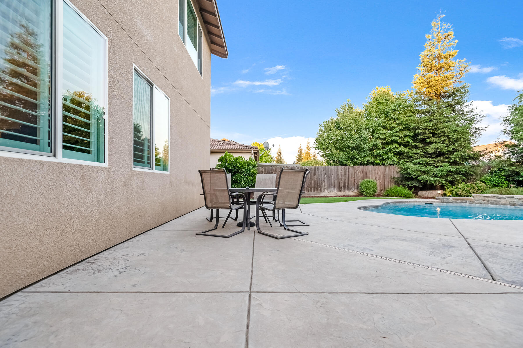 6301 W Oriole Ave, Visalia, CA 93291