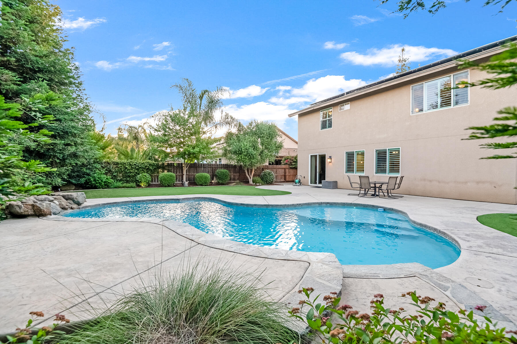 6301 W Oriole Ave, Visalia, CA 93291