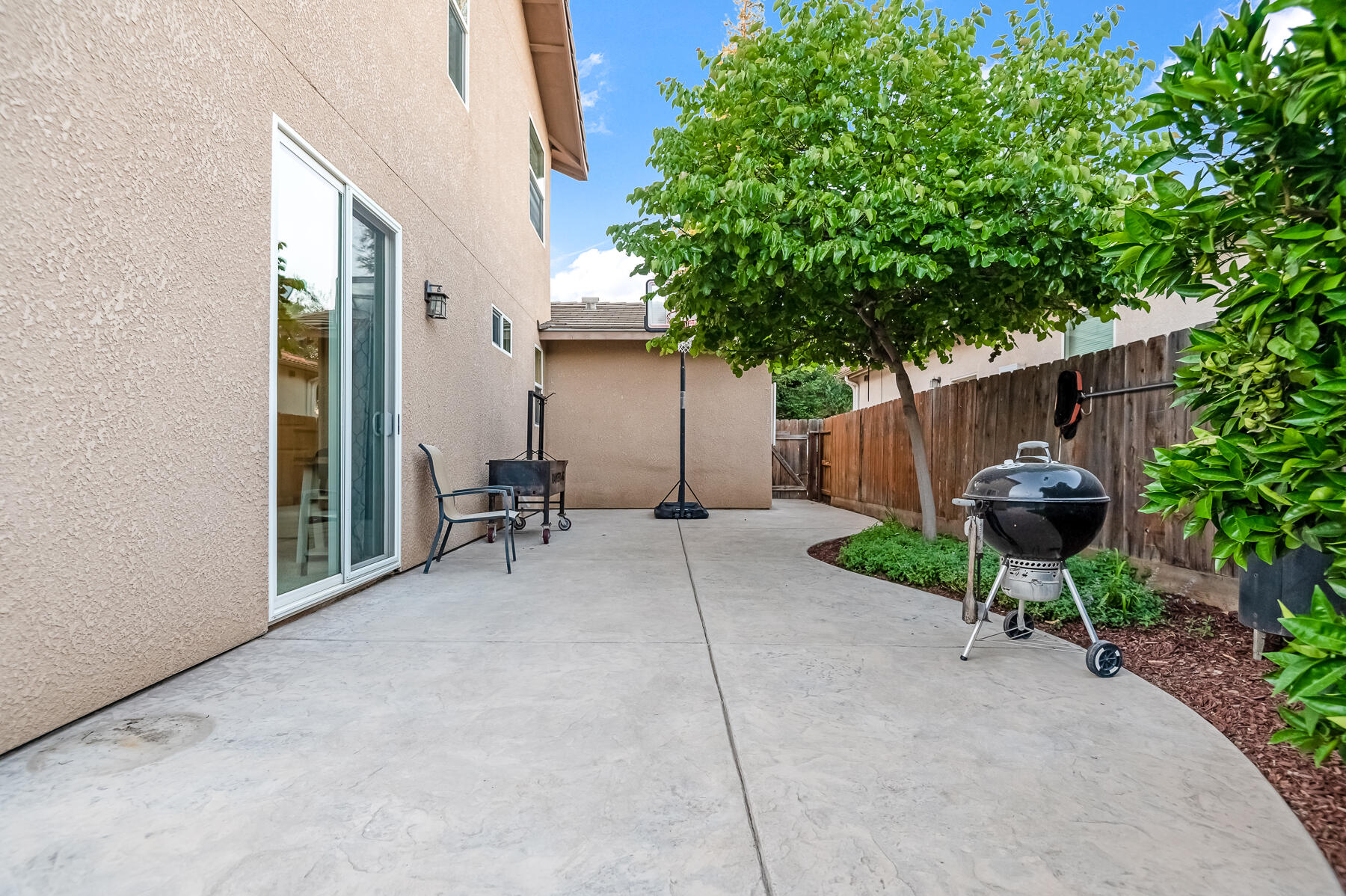 6301 W Oriole Ave, Visalia, CA 93291