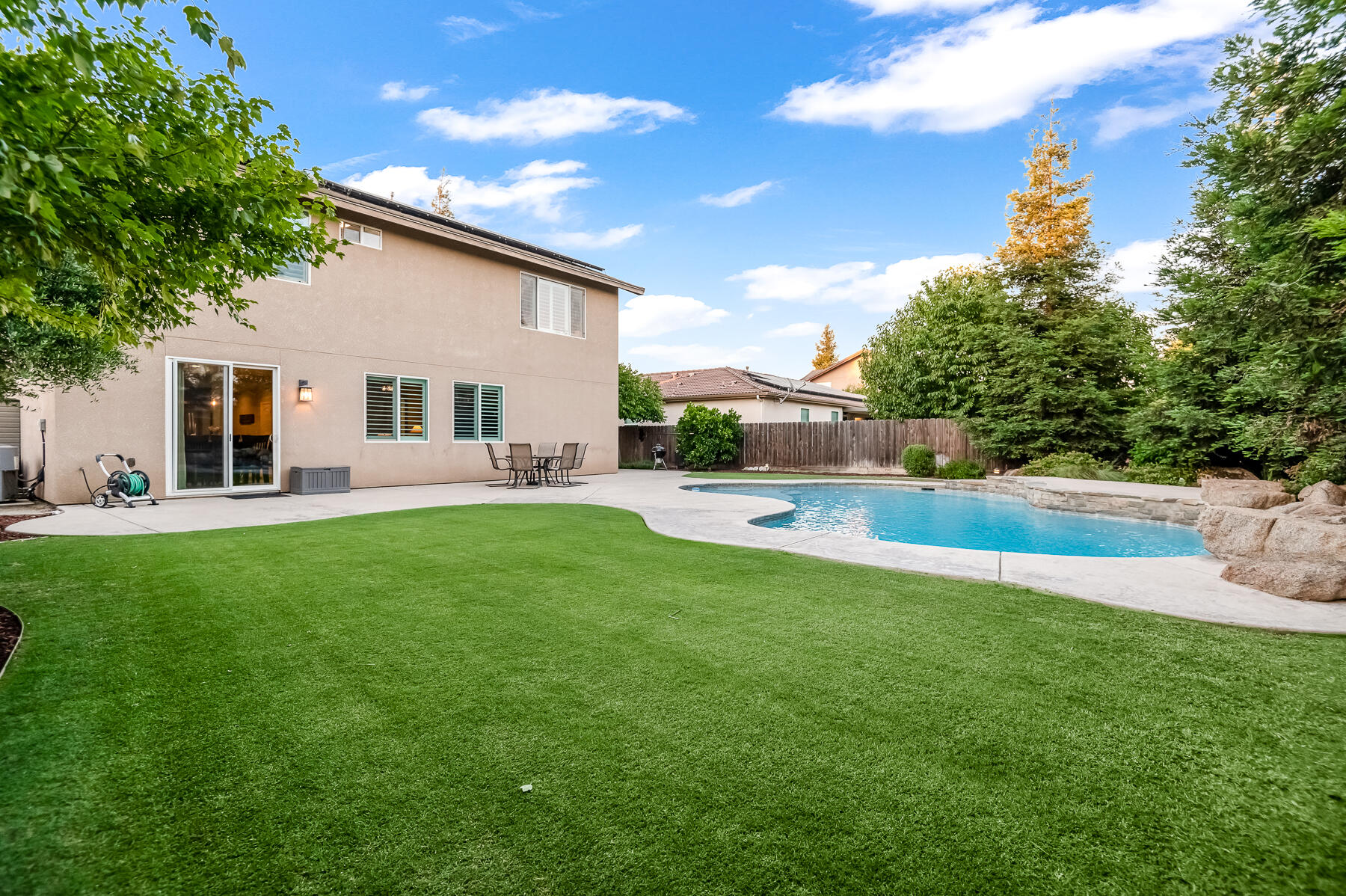 6301 W Oriole Ave, Visalia, CA 93291