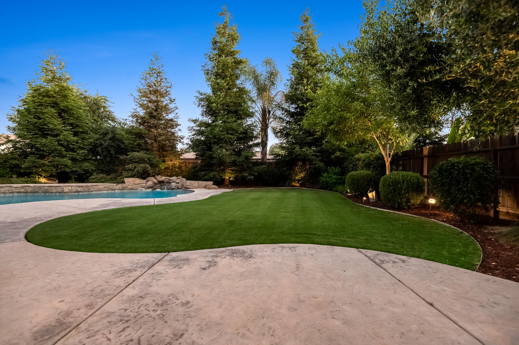 6301 W Oriole Ave, Visalia, CA 93291