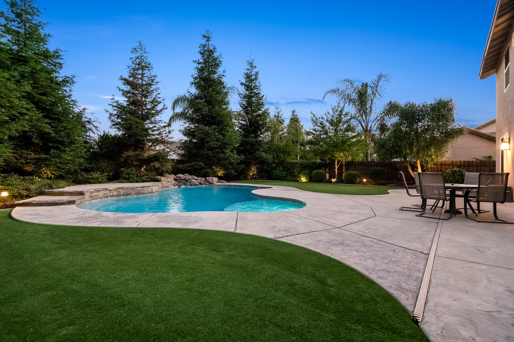 6301 W Oriole Ave, Visalia, CA 93291