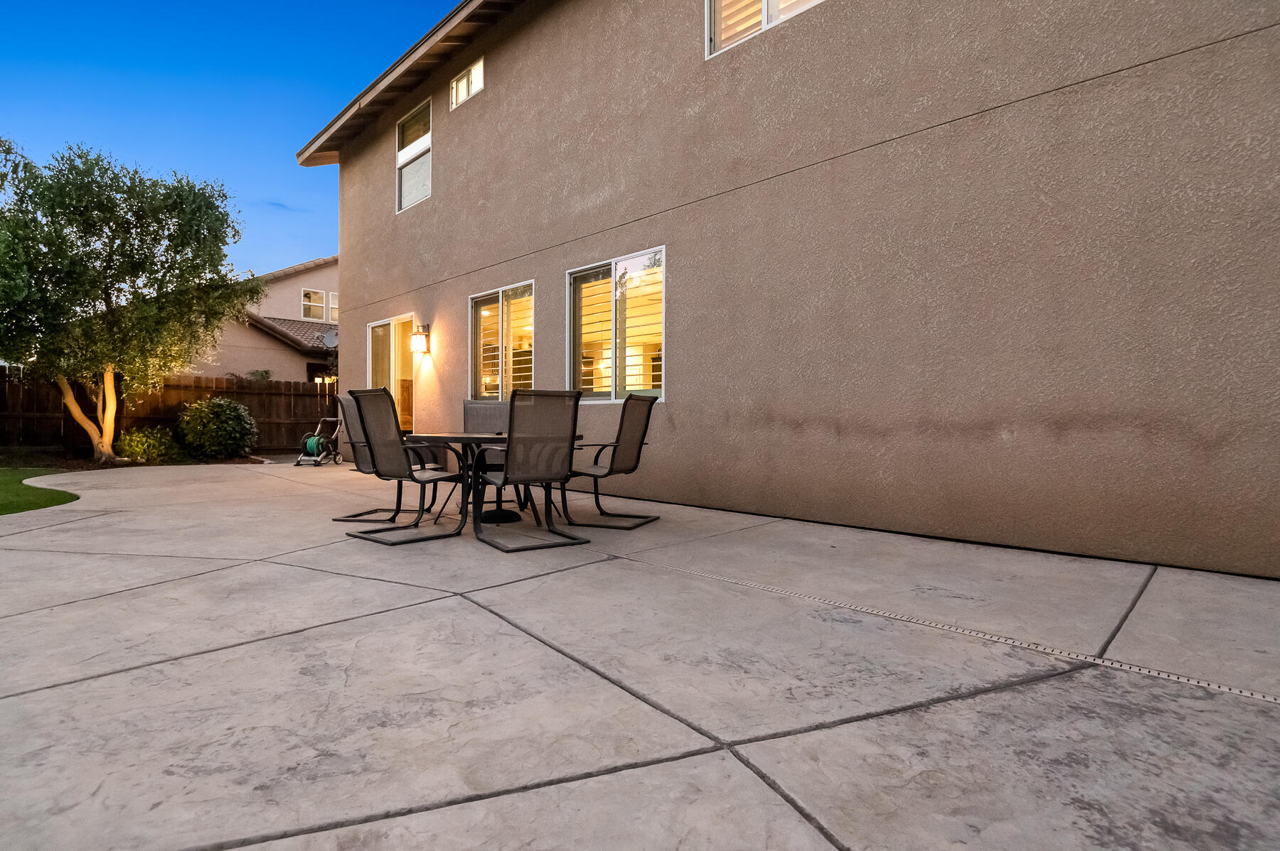 6301 W Oriole Ave, Visalia, CA 93291