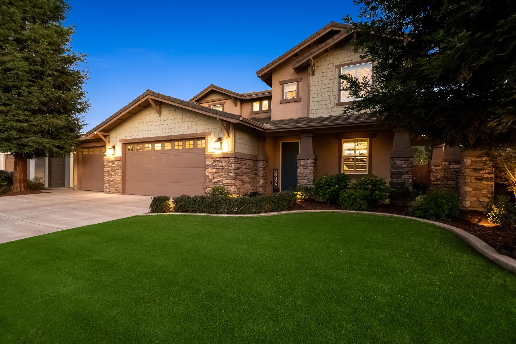 6301 W Oriole Ave, Visalia, CA 93291