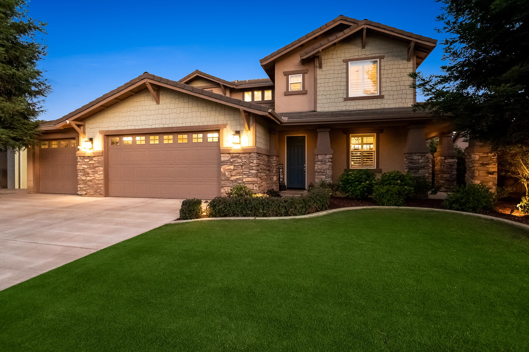 6301 W Oriole Ave, Visalia, CA 93291