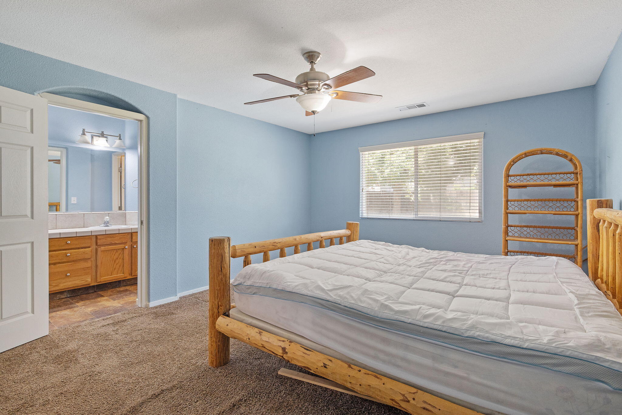 4036 E Harvard Ave, Visalia, CA 93292