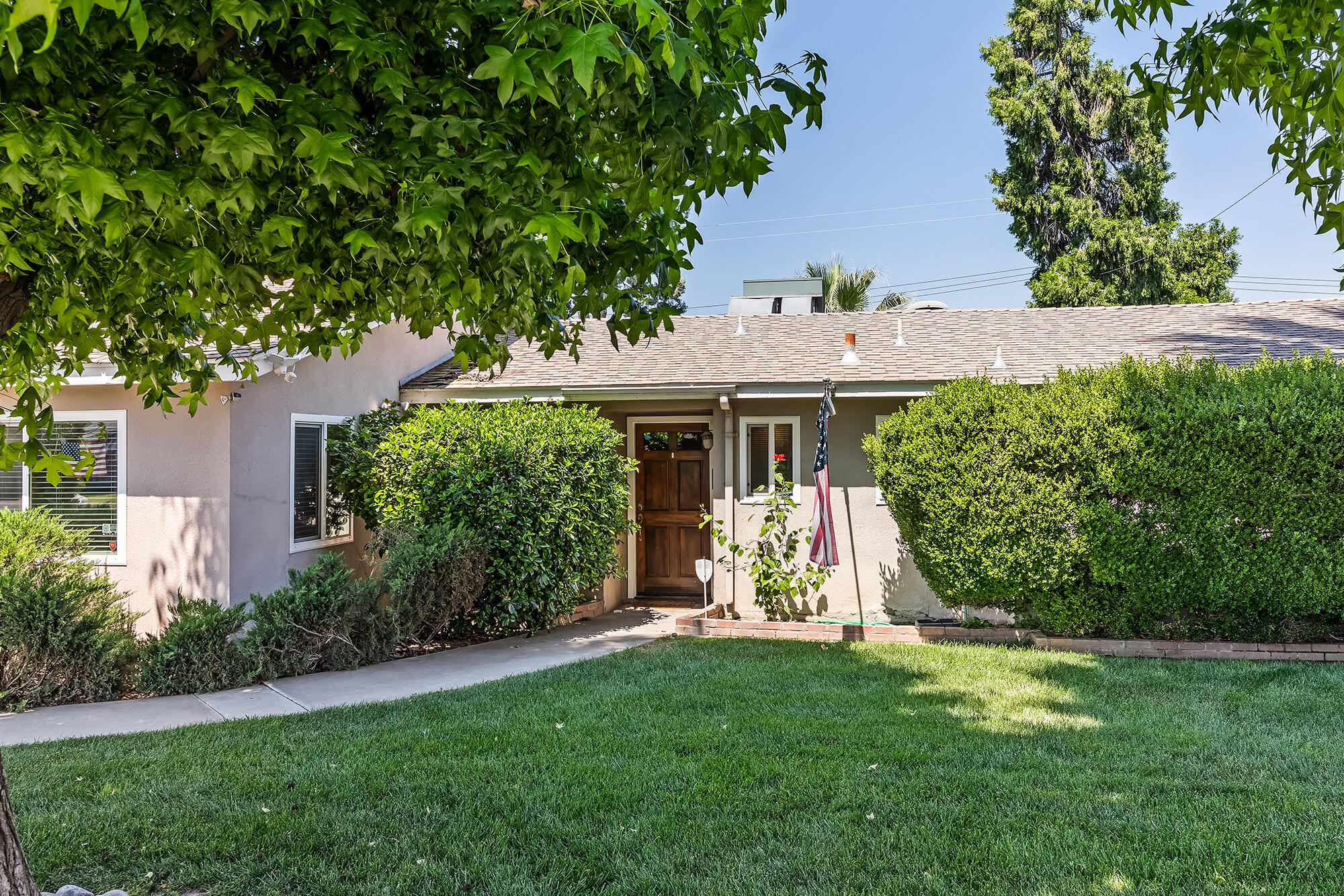 919 S Whitney St, Visalia, CA 93277