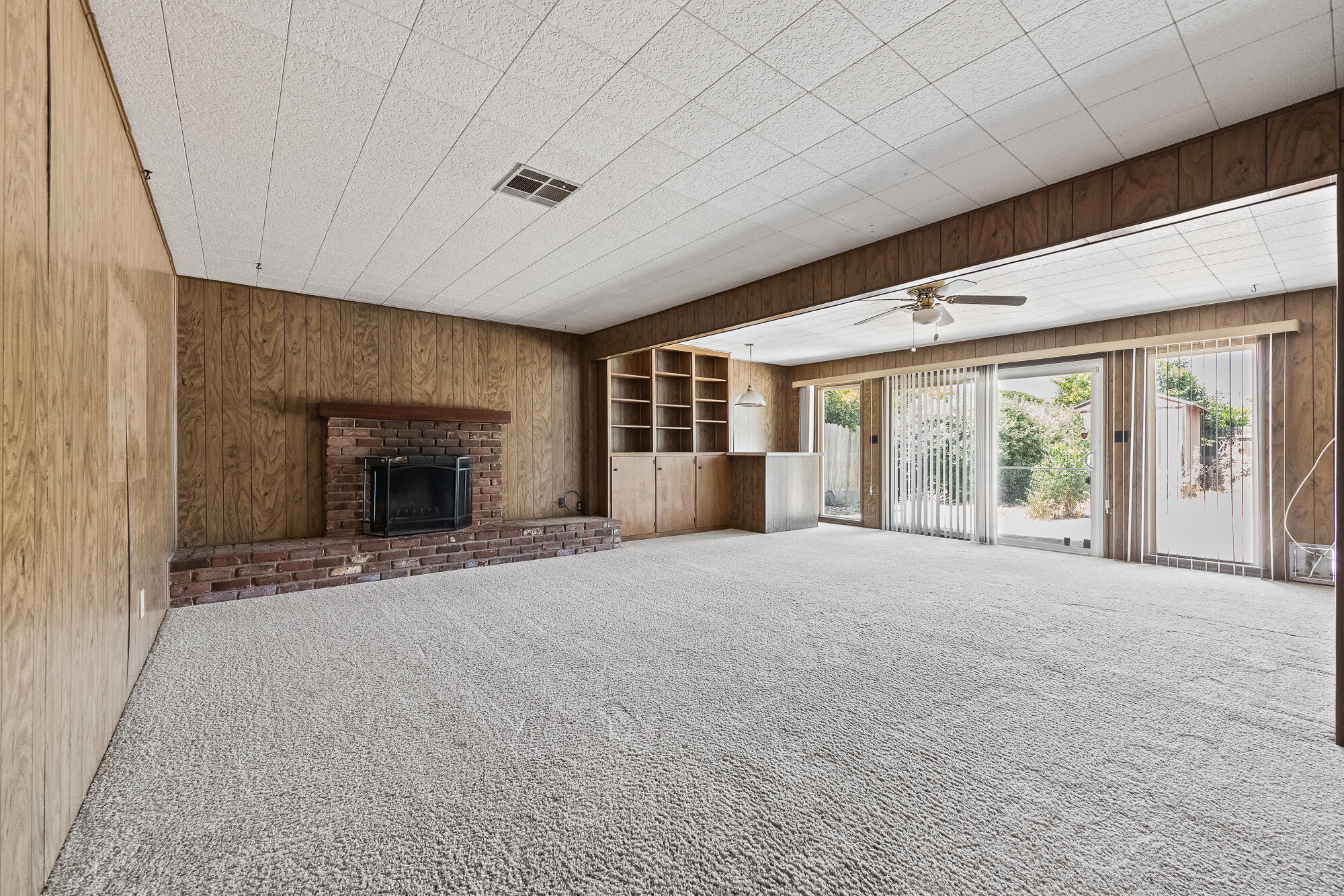 919 S Whitney St, Visalia, CA 93277