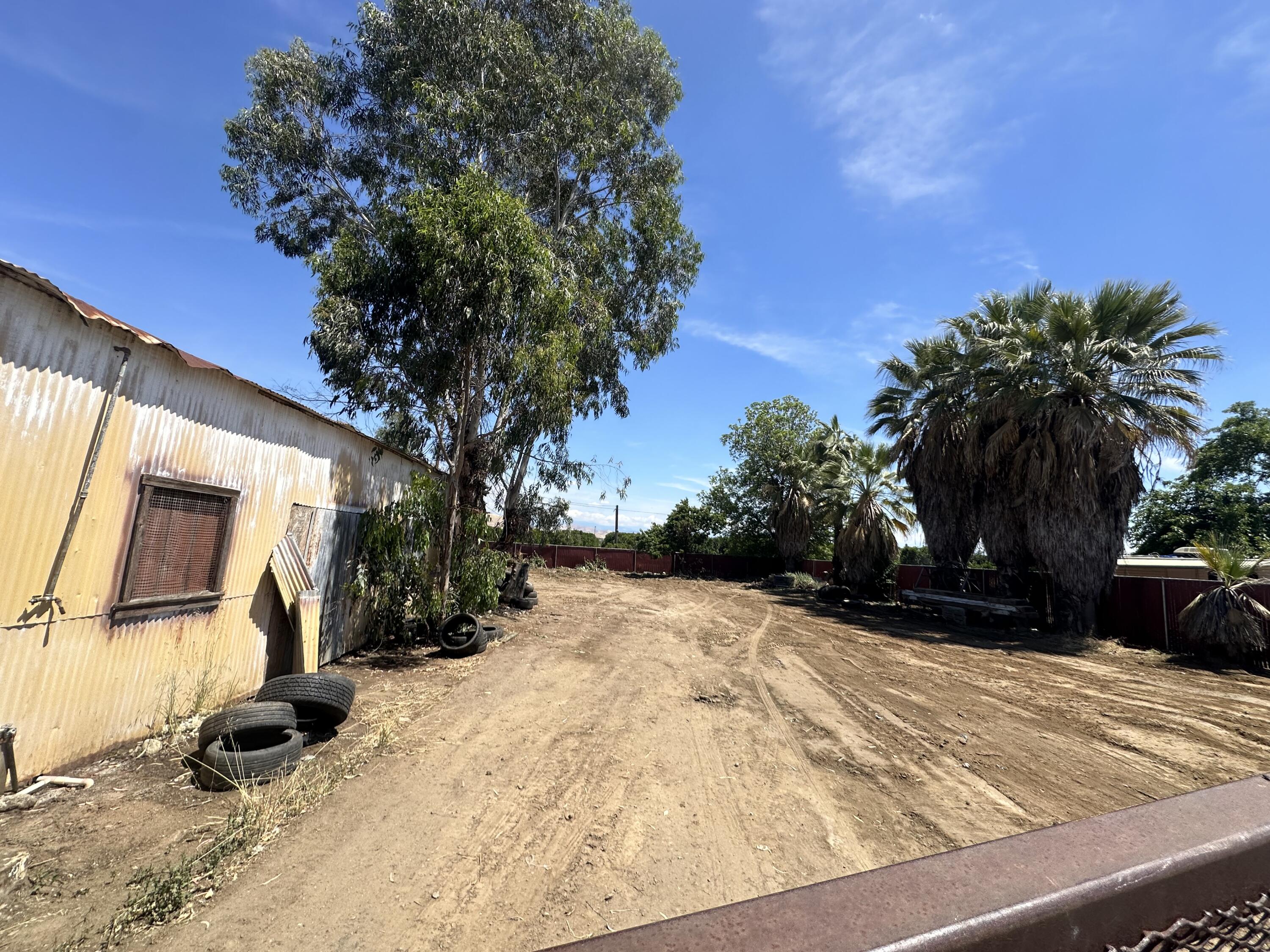 550 California 65, Lindsay, CA 93247