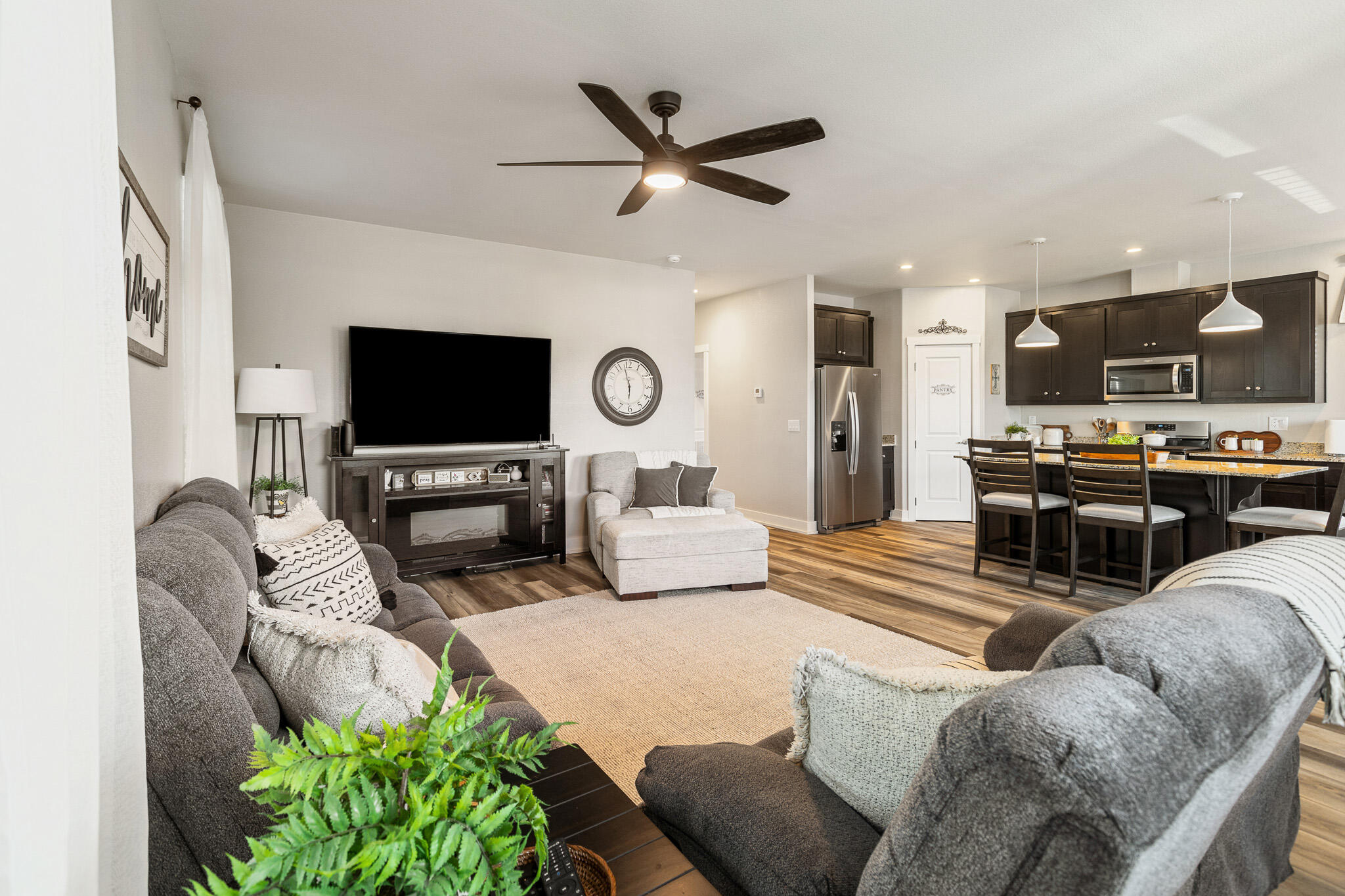 100 S Westwood St #146, Porterville, CA 93257